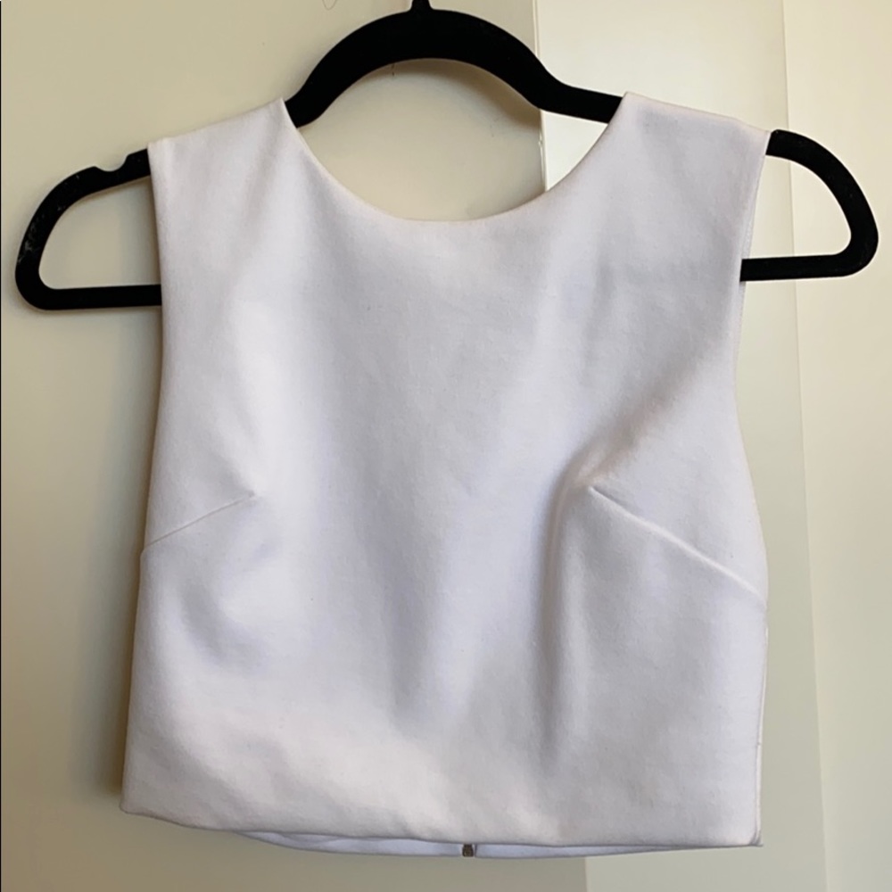 Cropped white tank